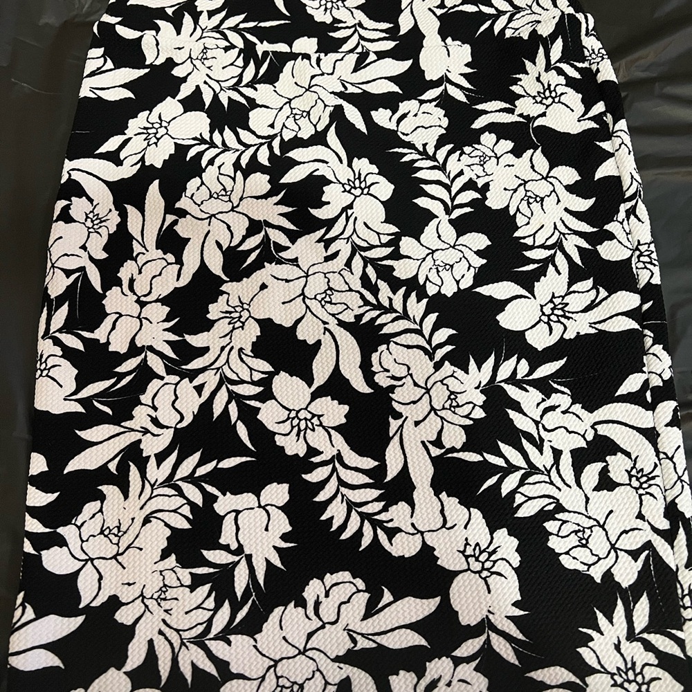 LuLaRoe Floral Cassie skirt